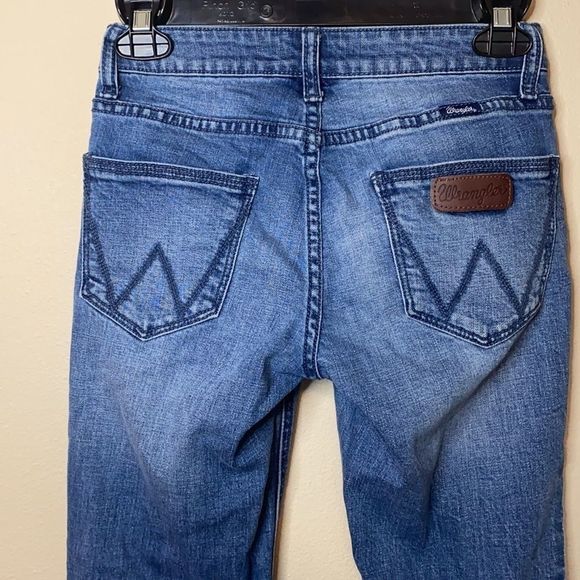 Wrangler Floral Print Embroidered Skinny Jeans - Picture 6 of 8